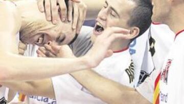 Fran Vázquez rescata a España de la eliminación