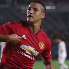 Sánchez anota en triunfo por penales del United ante Milan