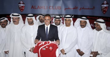 Fichó por el Al-Ahli en 2010 y estuvo hasta el 2011.