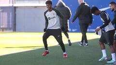 15/12/23 FC BARCELONA  ENTRENAMIENTO 
Lamine Yamal

