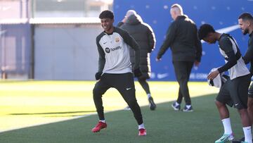 15/12/23 FC BARCELONA ENTRENAMIENTO
Lamine Yamal