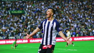 El delantero se ha recuperado del doloroso golpe que lo dejó fuera del partido de ida y ahora liderará la ofensiva de su conjunto ante Cristal.