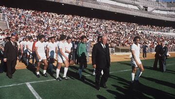 Bernabéu fue jugador blanco durante 16 temporadas. Luego se hizo cargo de la presidencia desde 1943 hasta su fallecimiento.