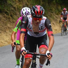 Ayuso brilla en su debut con el UAE en el Giro de los Apeninos
