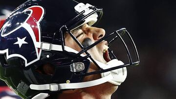 LWS133. Houston (United States), 07/01/2017.- Houston Texans quarterback Brock Osweiler reacts after running in for a touchdown against the Oakland Raiders in the second half of their AFC Wild Card playoff game at NRG Stadium in Houston, Texas, USA, 07 January 2017. (F&uacute;tbol, Estados Unidos) EFE/EPA/TYLER SMITH