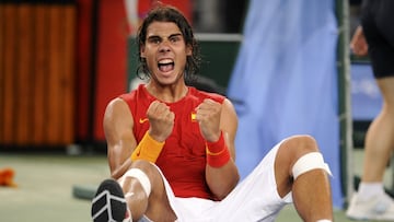 Rafa Nadal venció al chileno Fernando González por 6-3, 7-6 (2) y 6-3 convirtiéndose así en el primer tenista español que gana una medalla de oro en unos Juegos Olímpicos. 