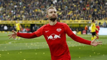 Konrad Laimer, jugador del RB Leipzig, celebra un gol.