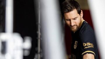 Messi, con la segunda equipación del Barça de la temporada 20/21.