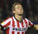 El PSV gana al Héracles en el tiempo añadido y sigue líder