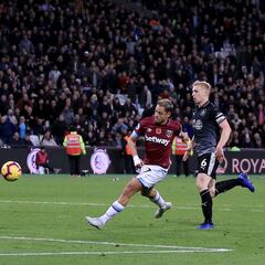 Celebran regreso goleador del 'Chicharito' en redes