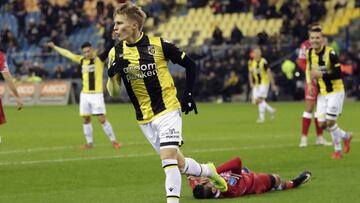 Odegaard celebrando un gol.