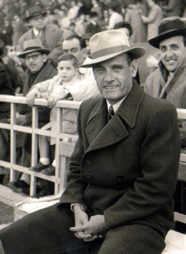 Símbolo histórico del Espanyol antes del profesionalismo. Como entrenador conquistó dos Copas. Con los pericos en 1940 y con el Sevilla, ocho años después (1948). Tuvo una dilatada carrera como técnico en el fútbol español que duro 30 años.