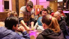 Empezó siendo una comunidad y acabó convirtiéndose en la partida más grande de juegos de mesa de Europa: se celebra cada miércoles en este rincón español