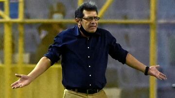 El estratega de la selección de El Salvador desea continuar su proceso y cumplir su contrato, aunque sabe que en el camino todo puede pasar.