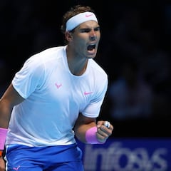 Nadal remonta ante Tsitsipas