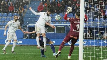 Isco remató al poste en la jugada que acabó en el 1-2 de Carvajal.