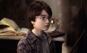 Daniel Radcliffe caracterizado como Harry Potter.