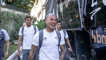 A Eduardo Vargas le preguntan si va a volver a la U y así responde