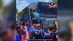 La notable despedida de los hinchas de la U al plantel antes de su 'final' con Ñublense