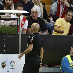 La FIFA estudia esponsorizar los tiempos muertos del VAR