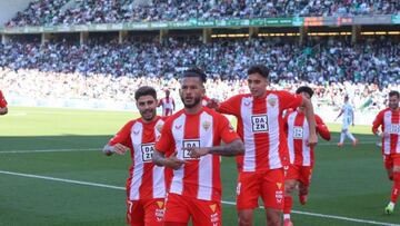 Córdoba 0 - Almería 3: resumen, goles y resultado del partido de LaLiga Hypermotion 2024