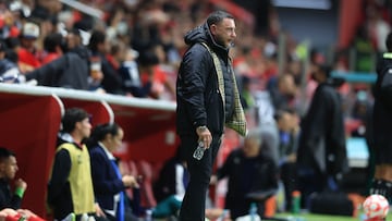 Antonio Mohamed head coach of Toluca during the 10th round match between Toluca and Monterrey as part of the Liga BBVA MX, Torneo Apertura 2025 at Nemesio Diez Stadium, on September 24, 2025 in Toluca, Estado de Mexico, Mexico.