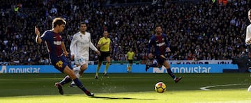 Sergi Roberto sets up Luis Suárez to score the opener.