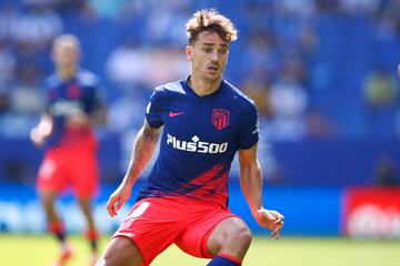 El delantero franc¨¦s volvi¨® a la titularidad en su regreso al equipo rojiblanco.