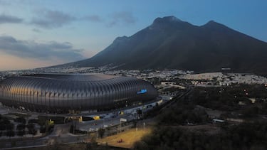 Where is the CF Monterrey stadium? Mountain behind Estadio BBVA