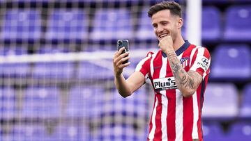 VALLADOLID, SPAIN - MAY 22: Saul Niguez of Atletico de Madrid celebrates winning the La Liga Santander title after victory the La Liga Santander match between Real Valladolid CF and Atletico de Madrid at Estadio Municipal Jose Zorrilla on May 22, 2021 in 