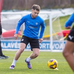 Conechny vuelve con el grupo tras su terrible golpe en Montjuïc