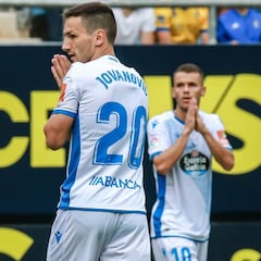 El Depor acusa al VAR por no señalarle dos penaltis en Cádiz