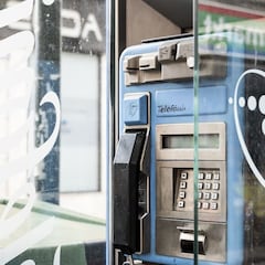 Las cabinas telefónicas desaparecen: ¿cuántas quedan en España y qué pasará con ellas?