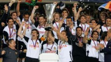 El Valencia celebra la UEFA ganada al Olympique de Marsella (2-0) en Gotemburgo.