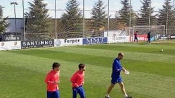 Tiago y Diego empezaron a tocar balón en el entrenamiento de este lunes.