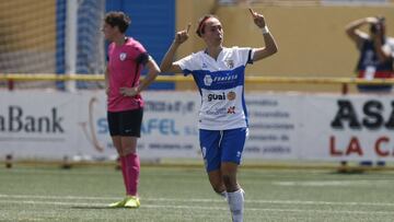 Paloma celebra el primer gol del Granadilla ante el Madrid CFF.