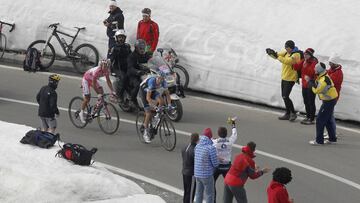 Ryder Hesjedal y Joaquim 'Purito' Rodríguez ascienden el Passo dello Stelvio en el Giro de Italia de 2012.
