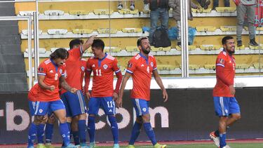 Futbol, Bolivia vs Chile.
Eliminatorias a Catar 2022.
El jugador de Chile Alexis Sanchez, celebra su gol contra Bolivia durante el partido clasificatorio al mundial de Catar 2022 realizado en el estadio Hernando Siles.
La Paz, Bolivia.
01/02/2022
Gustavo Yamil/Photosport
Football, Bolivia vs Chile.
2022 Qatar World Cup qualifier match.
Chile's player Alexis Sanchez, celebrates his goal against Bolivia during the 2022 Qatar World Cup qualifier match held at Hernando Siles stadium.
La Paz, Chile.
01/02/2022
Gustavo Yamil/Photosport