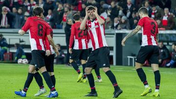 San José celebra su deseado gol al Sevilla.