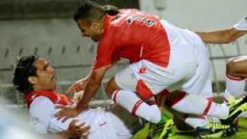 Falcao marca en su debut liguero; el Lyon se pone líder