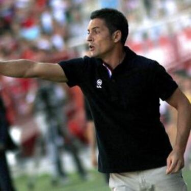 Técnico busca equipo