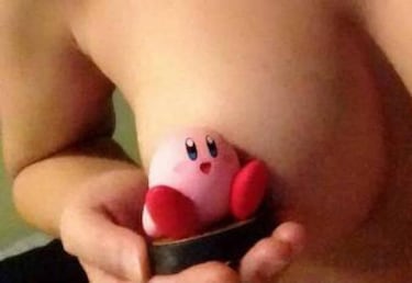 La chica que enseñaba sus encantos por un Amiibo borra el anuncio