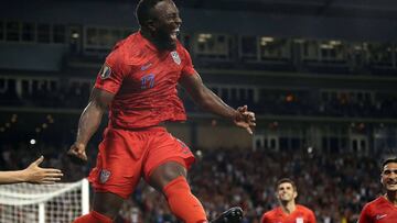 Altidore bicycle kick gives USA perfect group-stage record