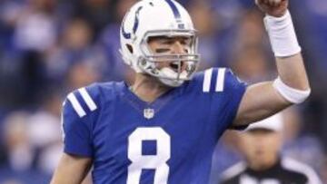 Matt Hasselbeck (#8) comandó los Colts a la tercera victoria seguida desde la lesión de Andrew Luck.