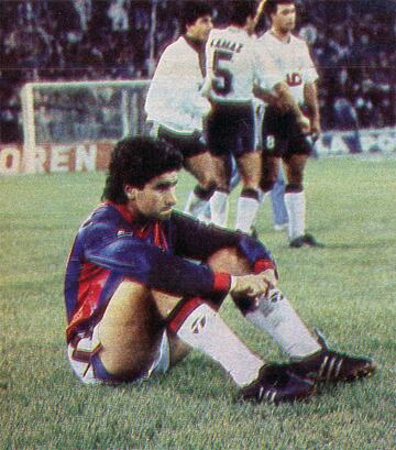 El delantero sufre tras una derrota de San Lorenzo ante Colo Colo por Copa Libertadores 1992.