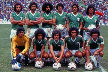 México conquista su tercera Copa Oro al ser el mejor de la zona en 1977.