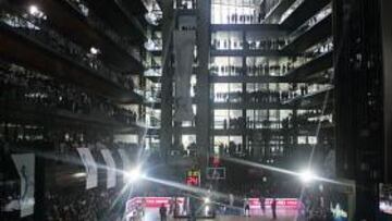 <b>UN INICIO ESPECTACULAR. </b>La sede de Endesa se convirtió, en la presentación del año pasado, en una improvisada cancha de baloncesto.