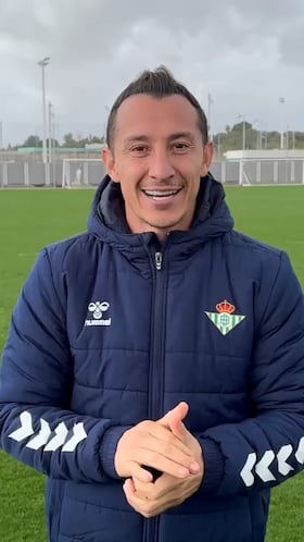 Guardado recibe a Fidalgo: “Ya eres mexicano y te vas a enamorar del Betis”