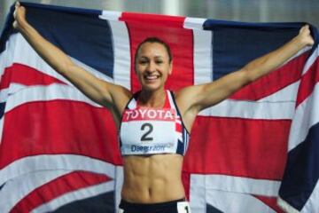 A sus 31 años de edad, la británica colocó al heptatlón en la mira de los ingleses y luego de Europa, pues fue campeona olímpica en Londres 2012 y plata en Río de Janeiro 2016. También fue campeona de Europa y del mundo.