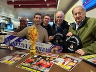 Del Bosque y Toni Grande, con la Peña La Octava de Bilbao.